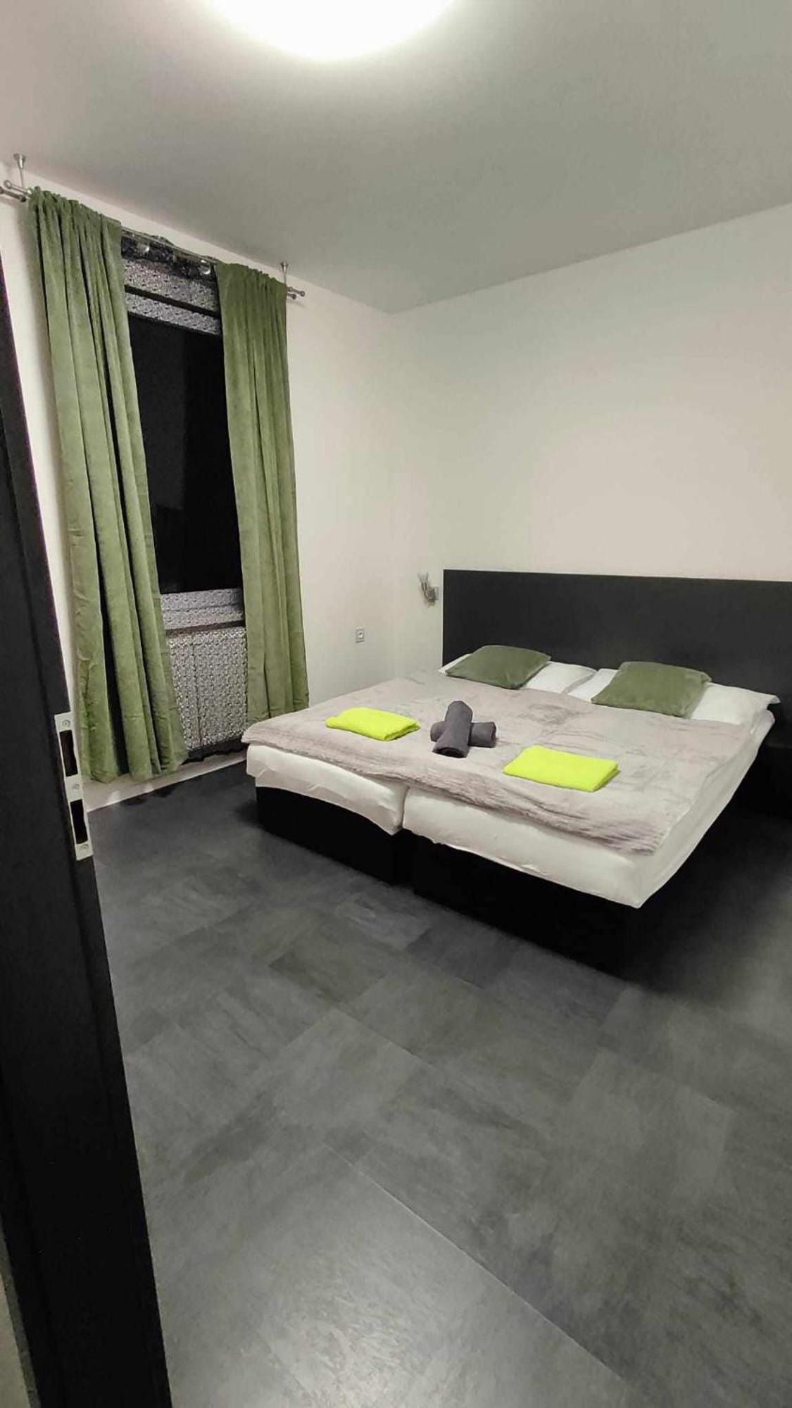 Apartmany U Golfu Jihlava Buitenkant foto