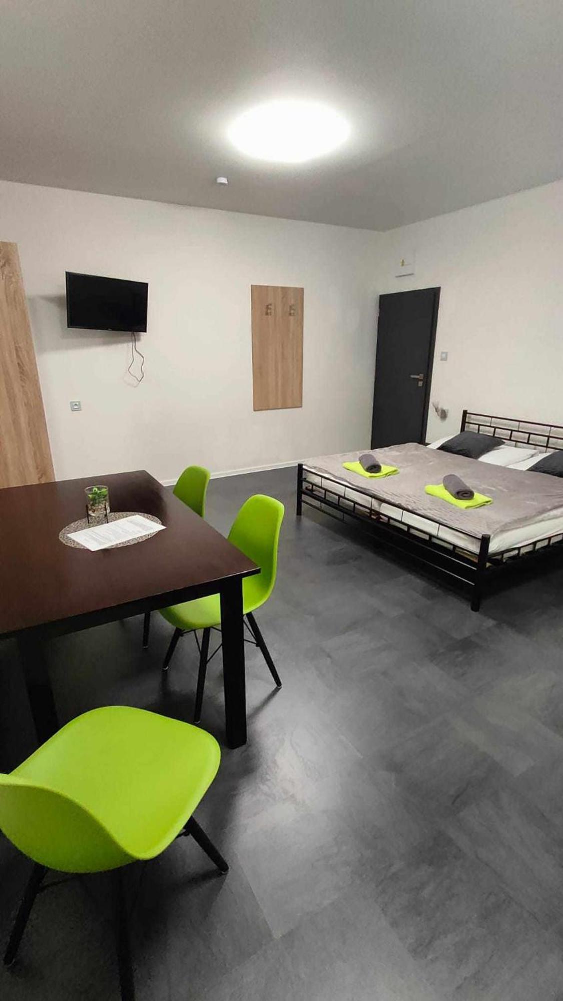 Apartmany U Golfu Jihlava Buitenkant foto